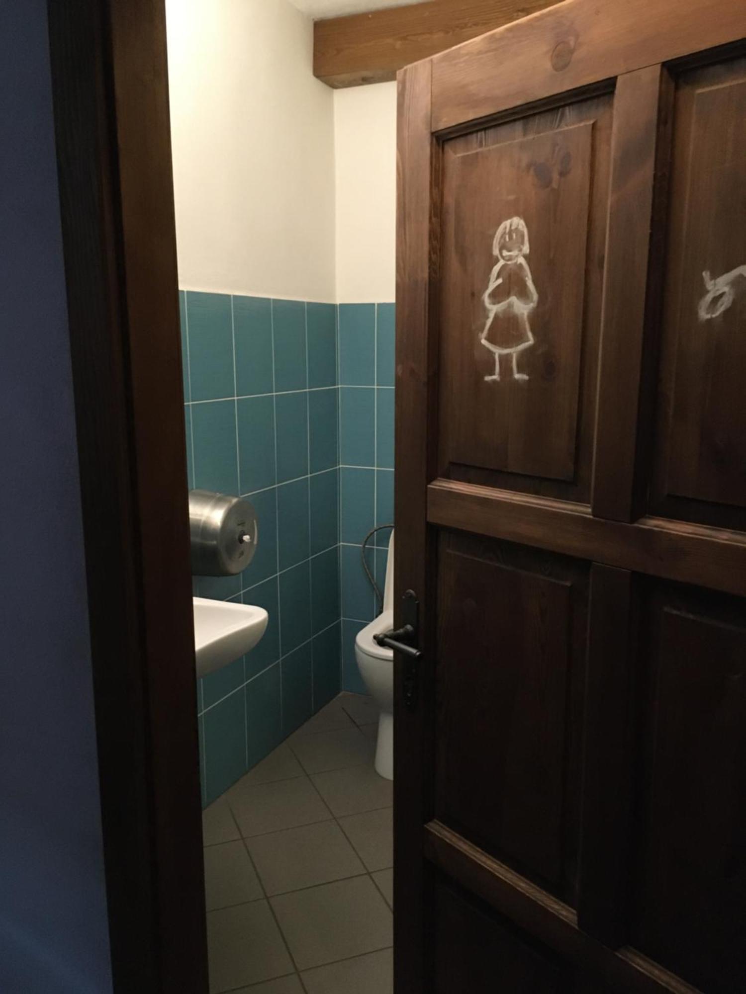 Holubnik Statecnych Zen Kralovych * Luže