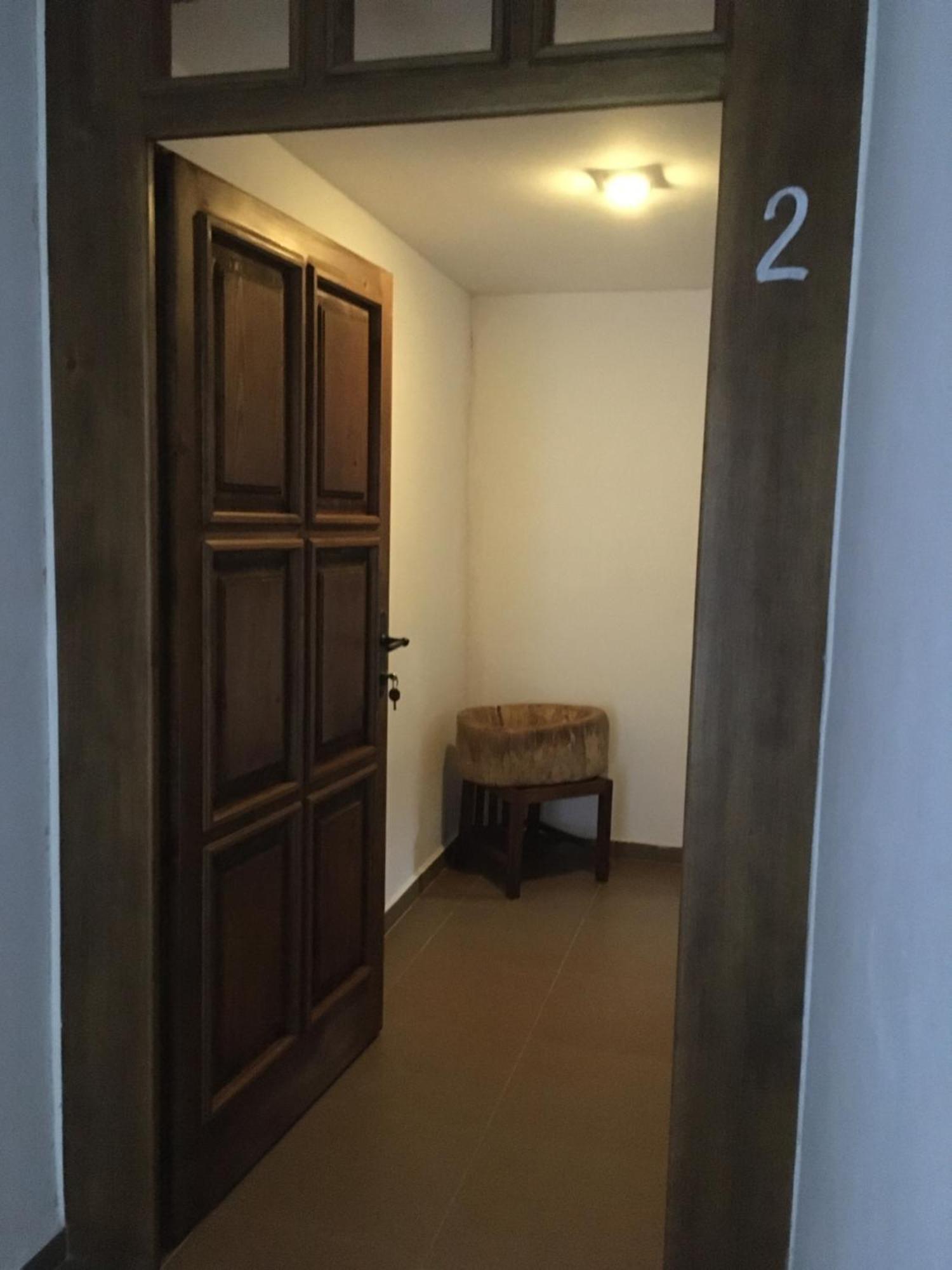 Holubnik Statecnych Zen Kralovych Apartment *